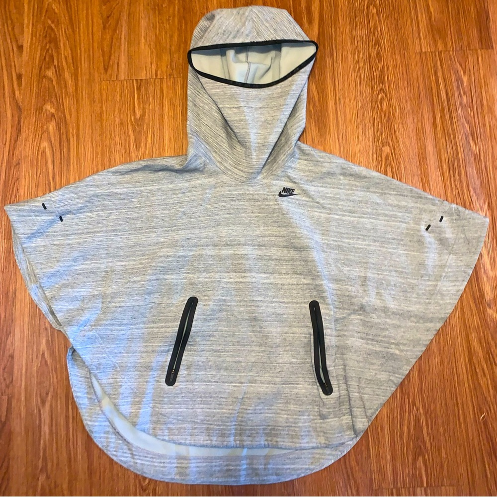 Nike Tech Fleece Grey Poncho In A Size M In
Woman's Or Size Small In Men's